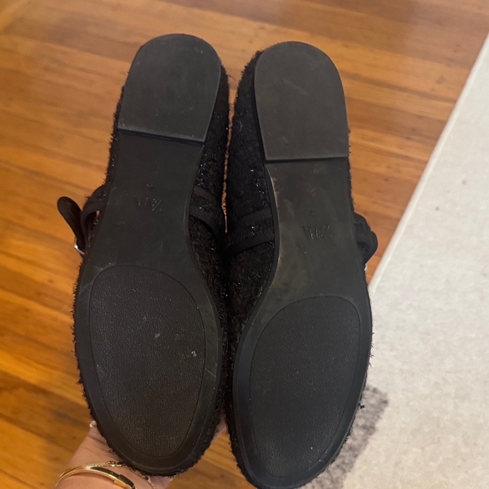 Zara Black Textured Flats - Picture 2 of 4